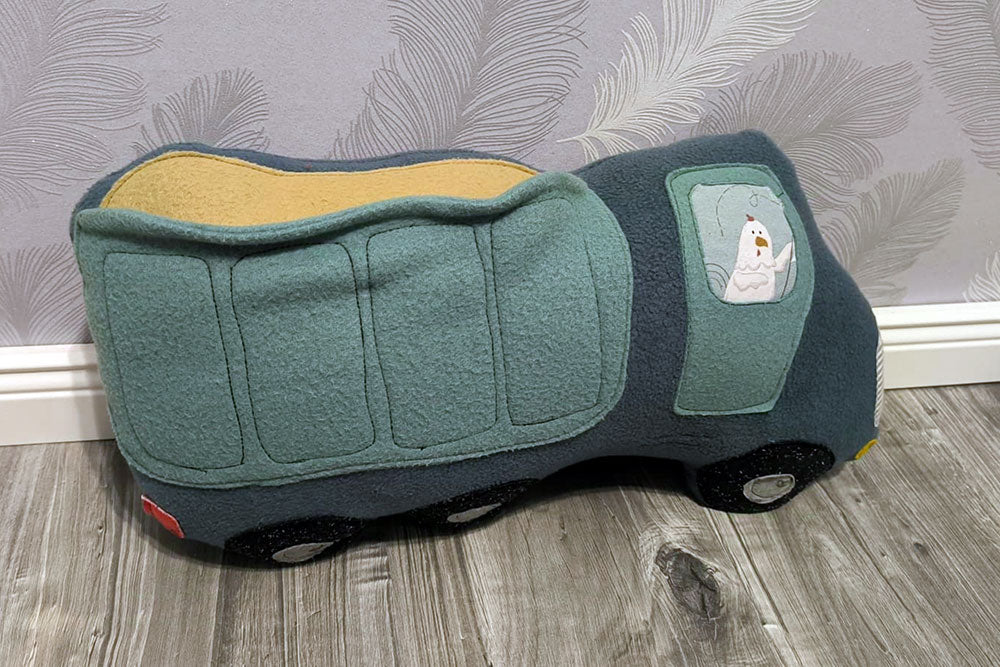 Kipplaster-Kuschelkissen Karl (Schnittmuster und Nähanleitung)