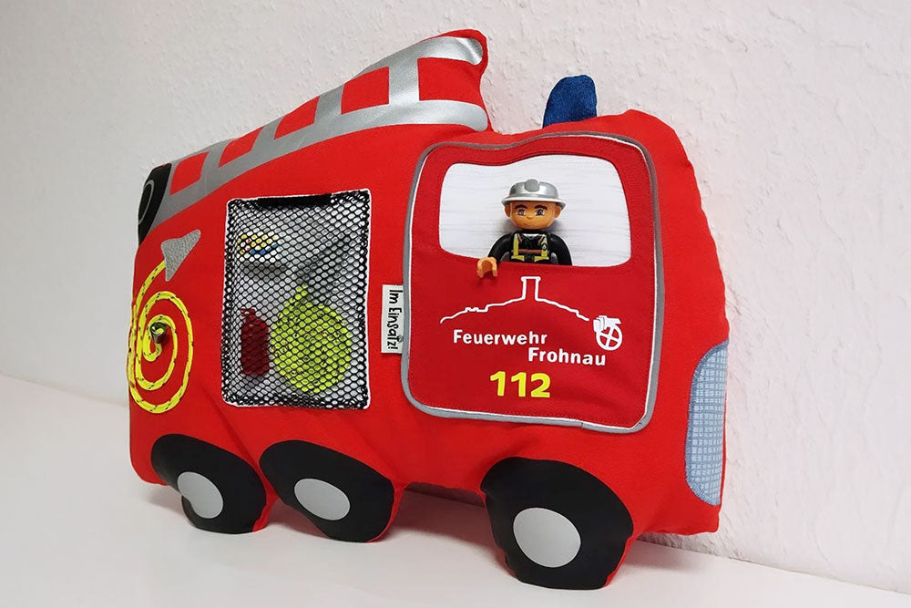 Feuerwehr-Kuschelkissen Fred (Schnittmuster und Nähanleitung)
