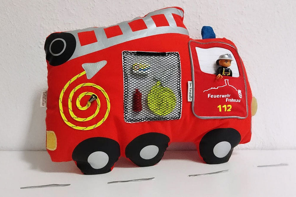 Feuerwehr-Kuschelkissen Fred (Schnittmuster und Nähanleitung)