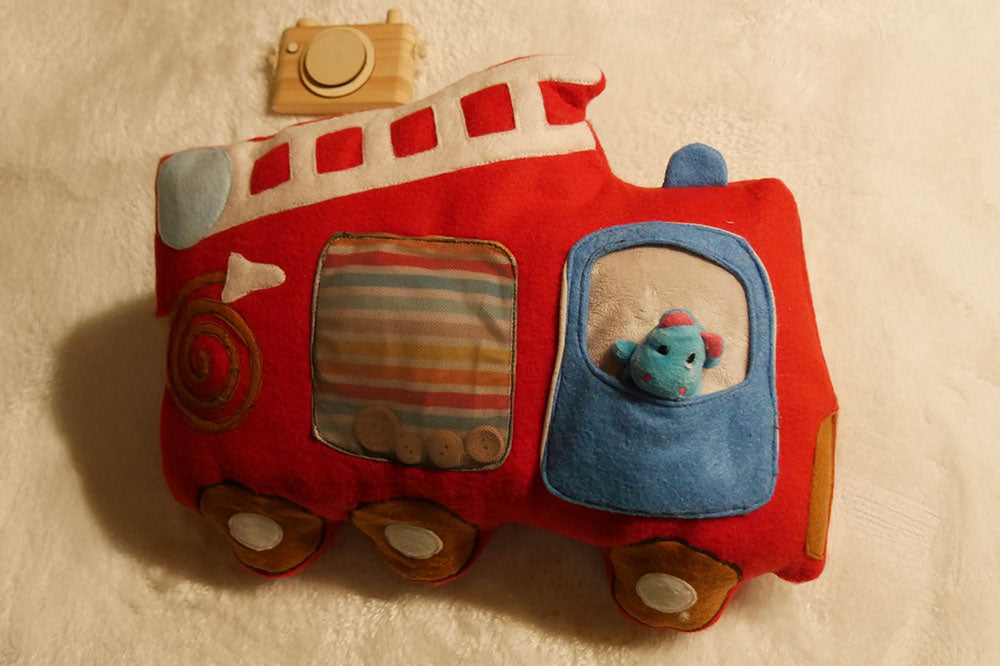 Feuerwehr-Kuschelkissen Fred (Schnittmuster und Nähanleitung)
